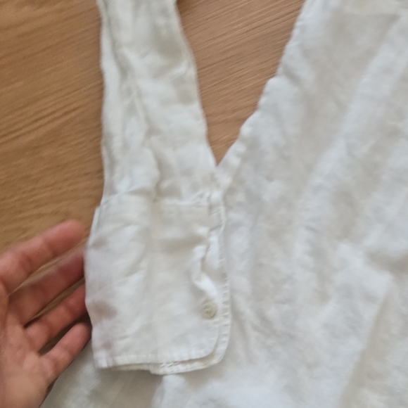 White - Picture 3 of 4